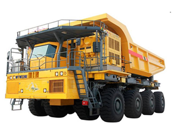 总重400吨16x16轮驱动矿用自卸车